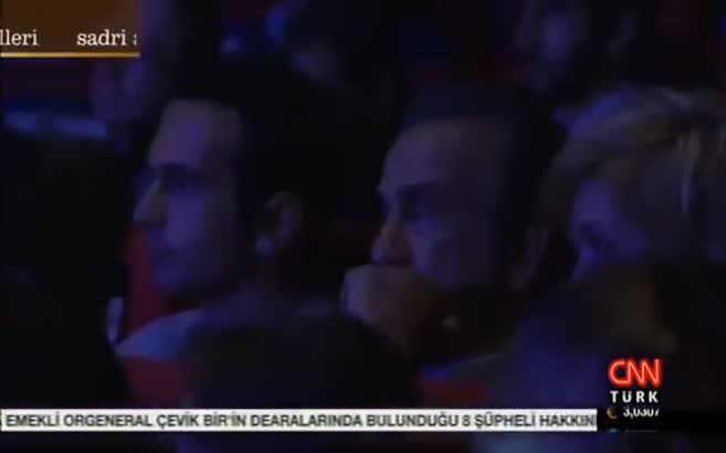 Defne Halman'dan mescidi engelleme çağrısı