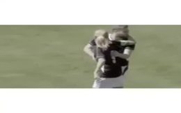 Burcu Esmersoy’dan müthiş frikik