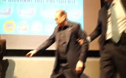 Silvio Berlusconi rezil oldu!