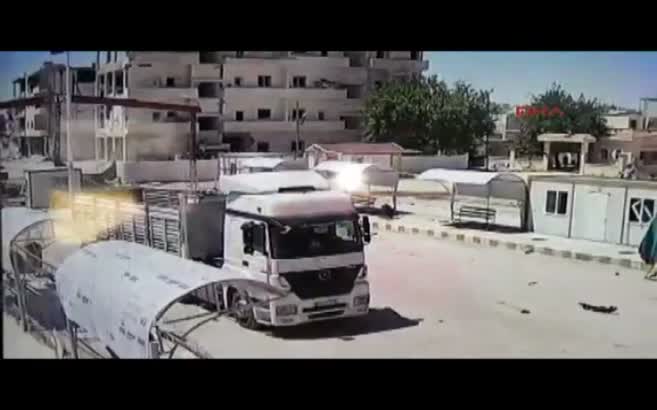 Kobani'deki patlama güvenlik kamerasında