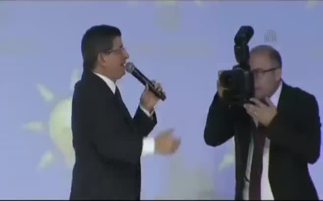 Davutoğlu'ndan siyasi parti liderlerine çağrı