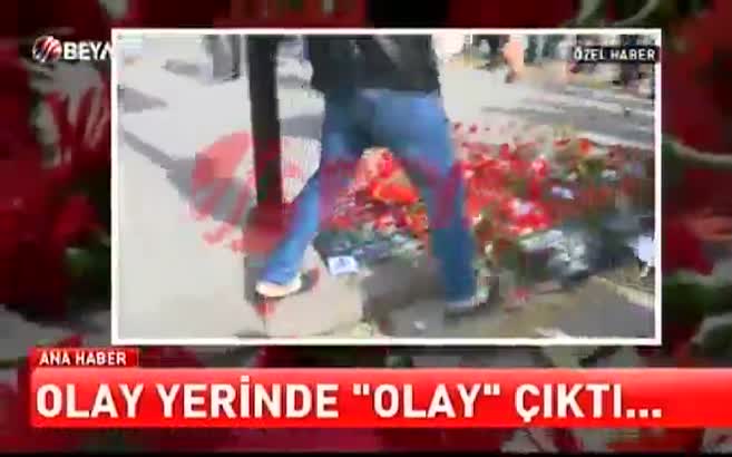 Ankara'daki patlama yerinde karanfilleri tekmeleyen adam linç edilmek istendi