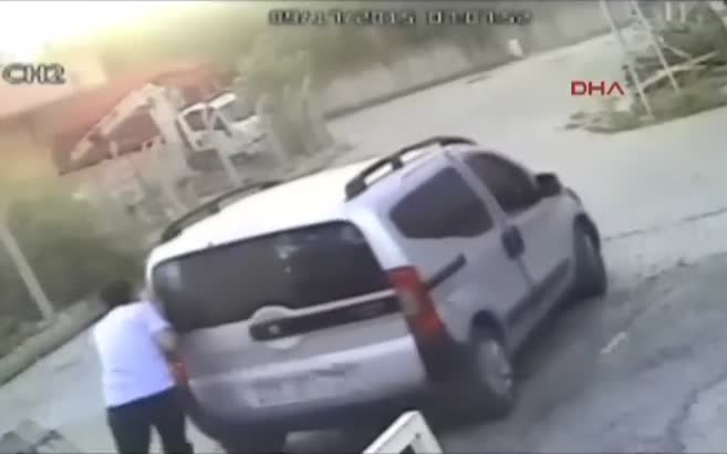 Kendi aracını gasp etti!