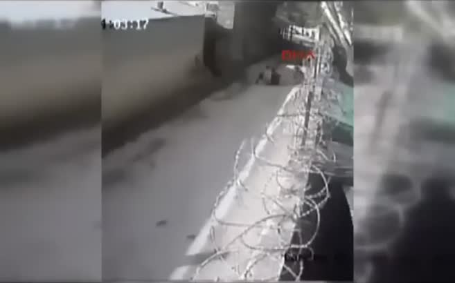 Afganistan’daki deprem anı kamerada