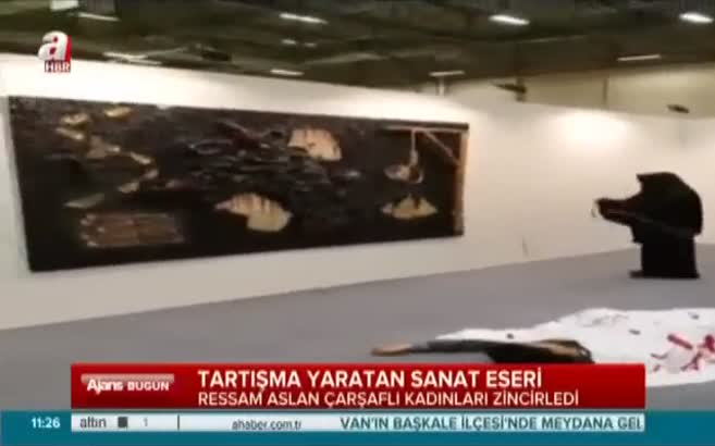 Çarşaflı sanat eseri tepki çekti
