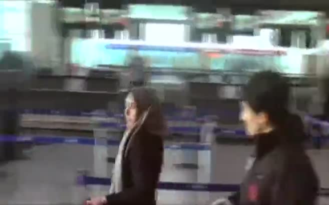 Uçağa alınmayan yolcu sinir krizi geçirdi