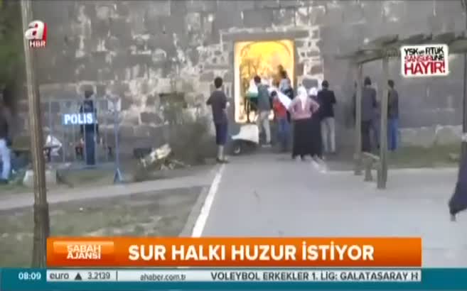PKK yakıyor, halk kaçıyor