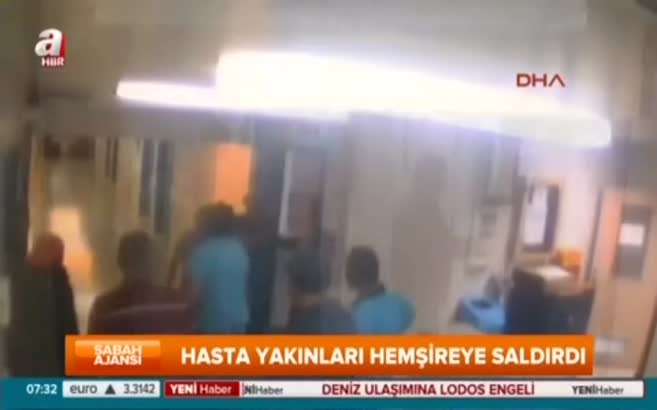 Hasta yakınları hemşireye saldırdı