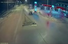 Cezaya kızdı traktörle radar kulesini ezdi