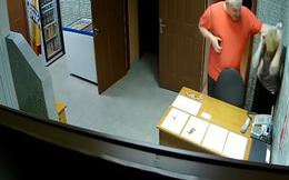 Saunada sinirlenen adam, görevli kadını darp etti