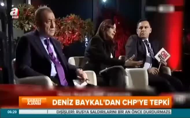 Deniz Baykal'dan CHP'ye tepki