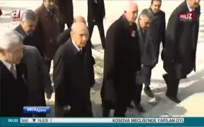 Analiz- MHP bölünmenin eşiğinde mi?