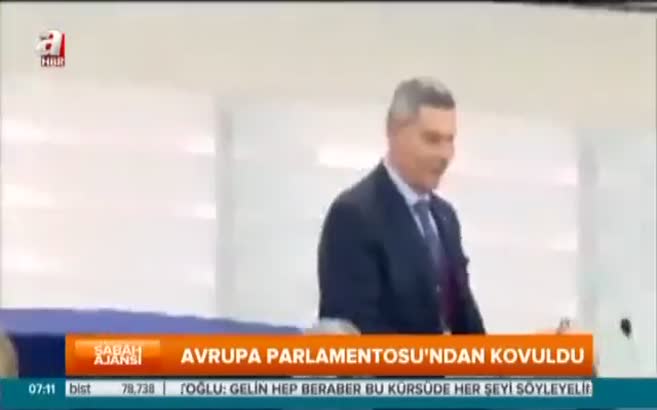 Türklere hakaret edince kovuldu