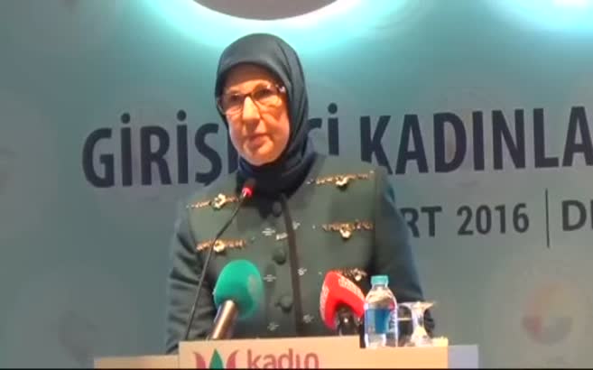 Bakan Sema Ramazanoğlu gözyaşlarına hakim olamadı