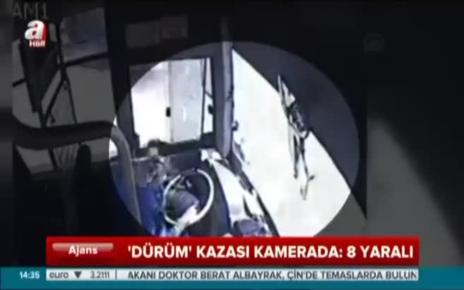 Dürüm yerken kaza yaptı