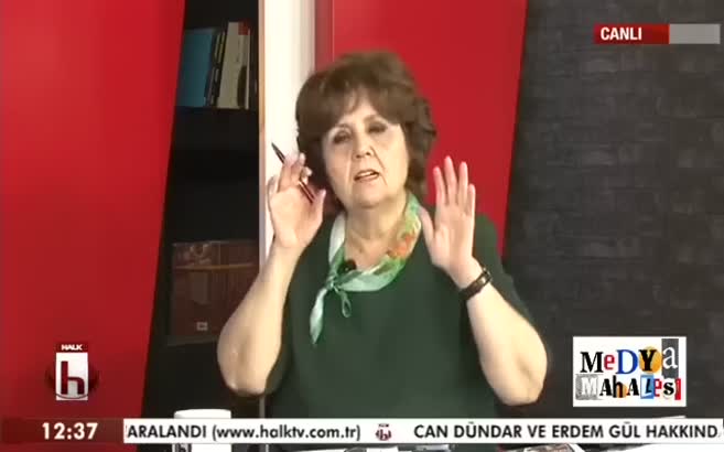 Başörtüsü görünce çılgına döndüler!