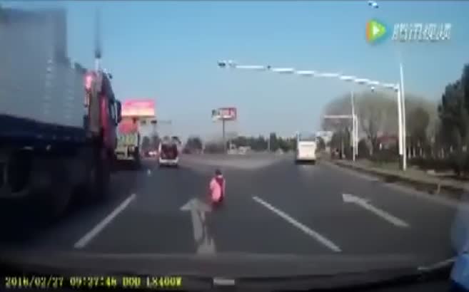 Bagaj açıldı çocuk yola düştü