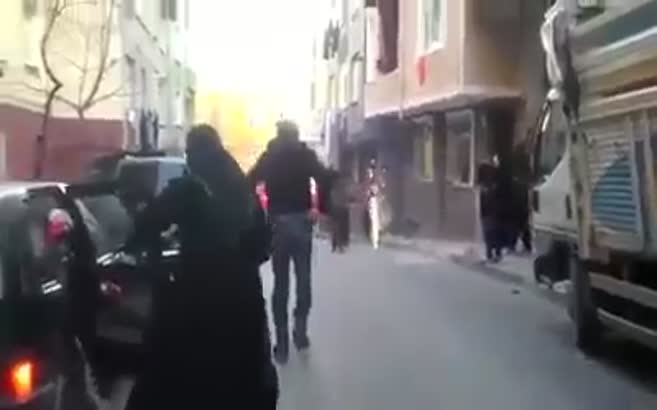 Mahallenin 'komando abisine' duygusal karşılama