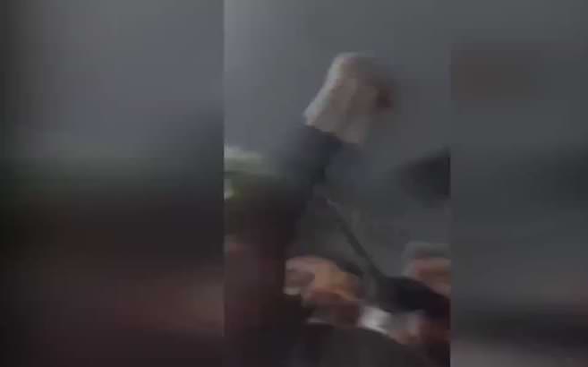 Muhabire saldırı anı kameralara yansı
