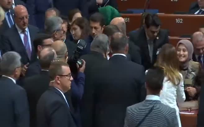 Deniz Baykal, Başbakan Davutoğlu'nu tebrik etti