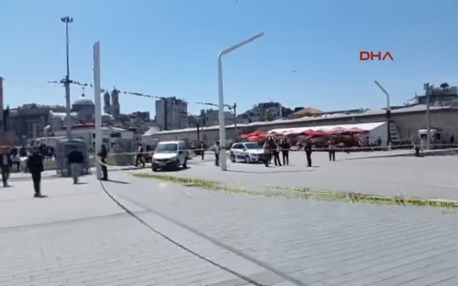 Taksim Meydanı'nda şüpheli çanta alarmı!