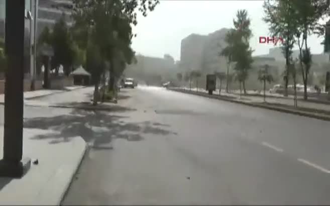 Gaziantep Emniyet Müdürlüğü önündeki patlama anı!