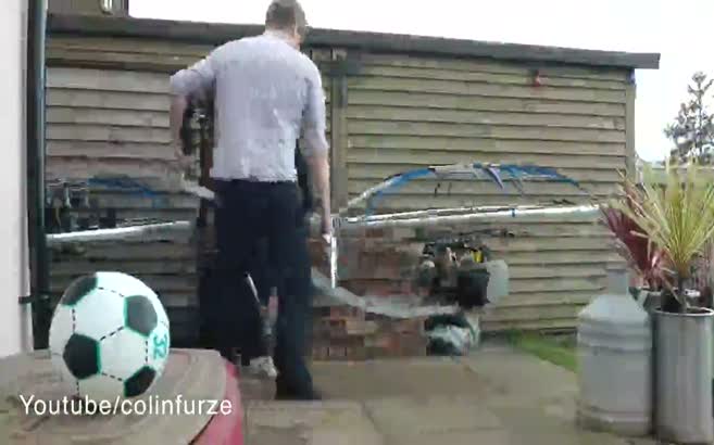 Çılgın mucit uçan bisiklet geliştirdi