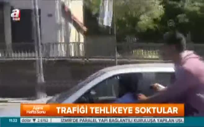 İstanbul trafiğinde patenli terörü!