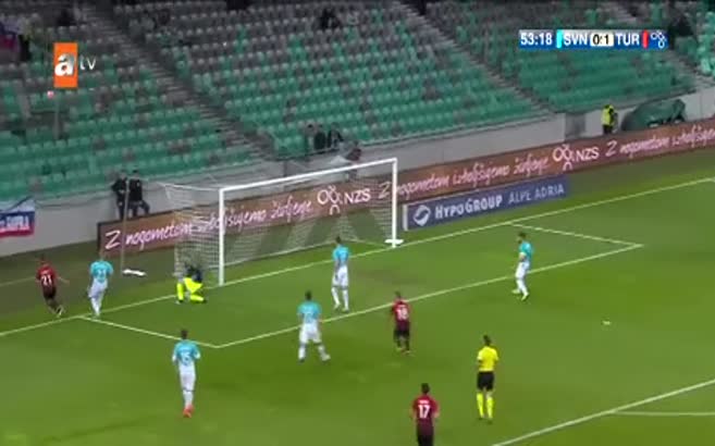 Emre Mor'dan şık hareketler
