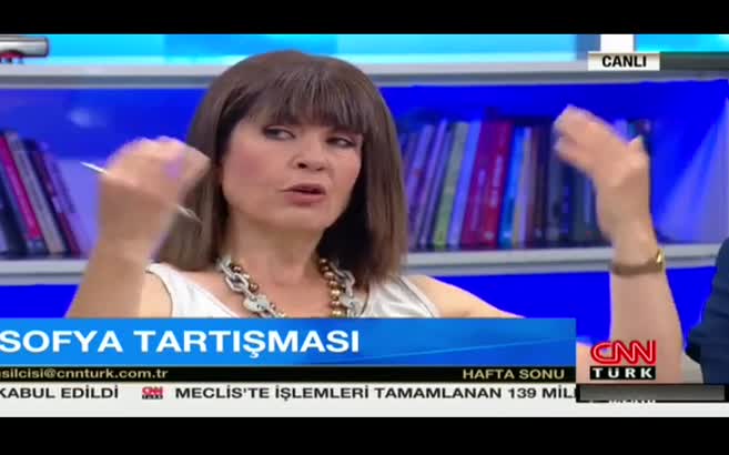 Nurşen Mazıcı'dan tartışılacak cami çıkışı