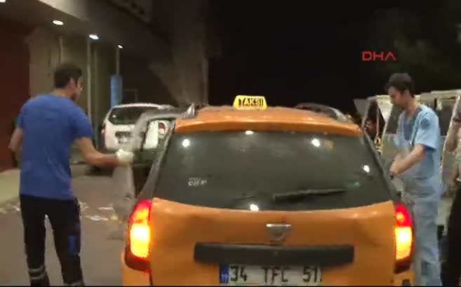 Yaralılar Bakırköy Devlet Hastanesi'ne getiriliyor