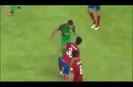 Burak Yılmaz rakibiyle kavga etti