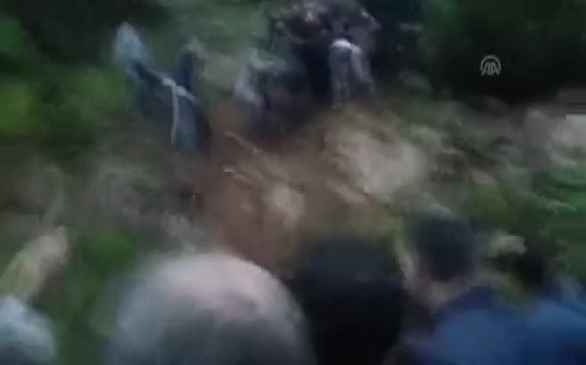 Kazanın ardından halk yaralıları kurtarmak için seferber oldu