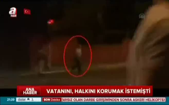 Hain yüzbaşı muhtarı şehit etti