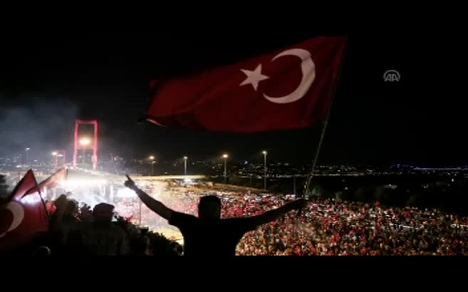 Murat Kekilli'den '15 Temmuz Marşı'