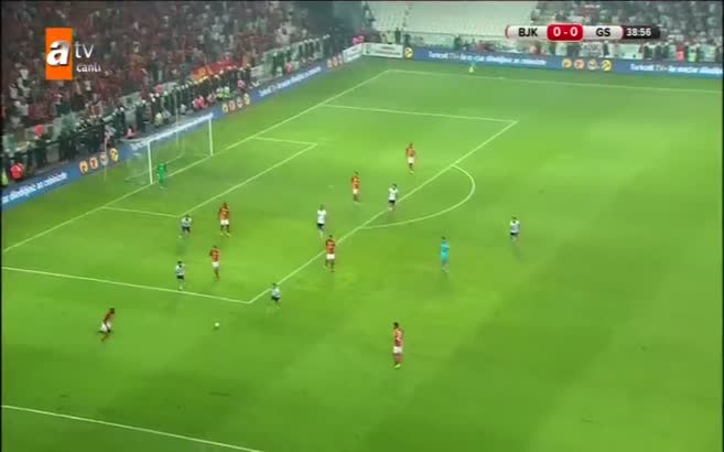 Süper Kupa'da tartışılan penaltı pozisyonu!