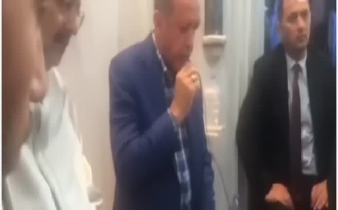 Erdoğan şehitler için Kur'an-ı Kerim okudu