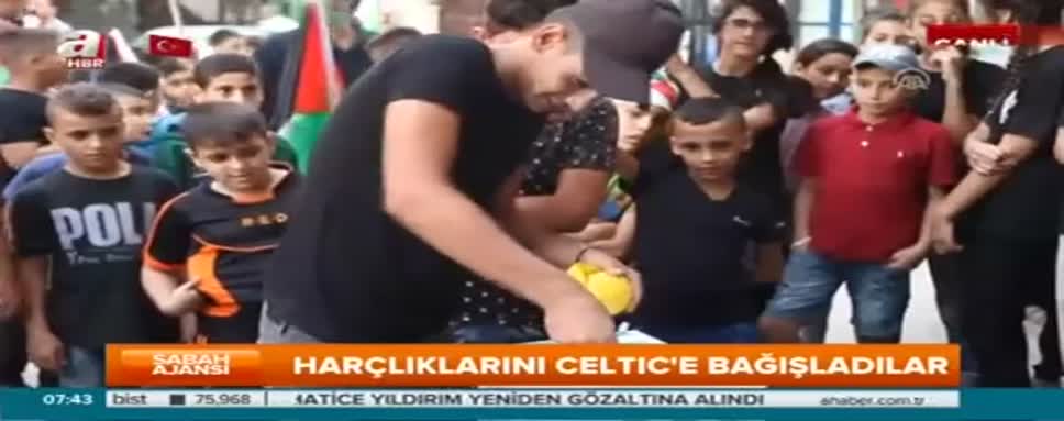 Filistinli çocuklar harçlıklarını Celtic'e bağışladılar