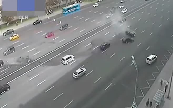 Putin'in makam otomobili parçalandı
