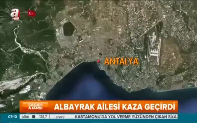 Albayrak ailesi kaza geçirdi