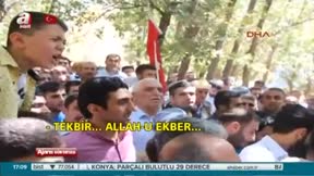 Ahmet Budak’ın oğlundan duygulandıran pankart