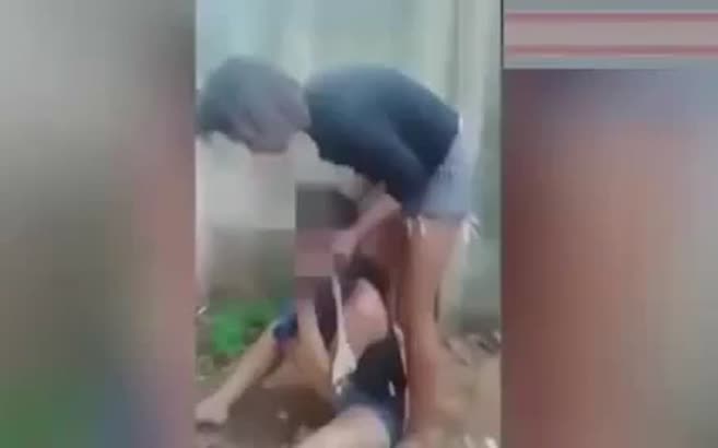 Genç kızlardan kıskançlık işkencesi