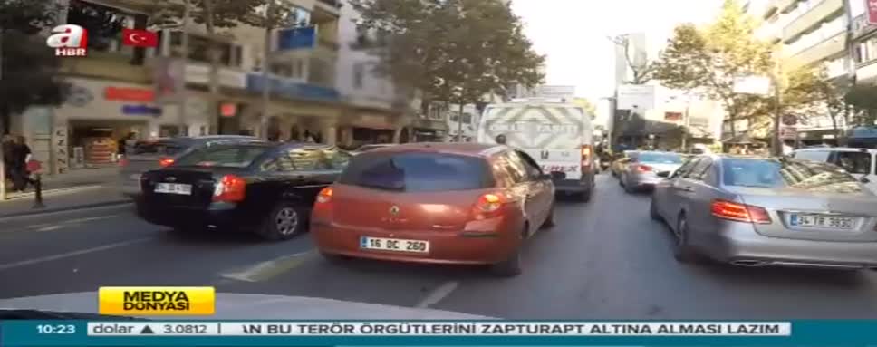 Erman Toroğlu'ndan İstanbul trafiğine kırmızı kart