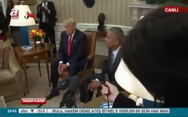 Trump Beyaz Saray'da Obama ile bir araya geldi