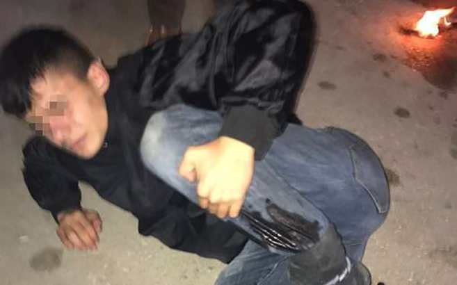 Adana'da polise havai fişekle saldırırken ayağından vuruldu