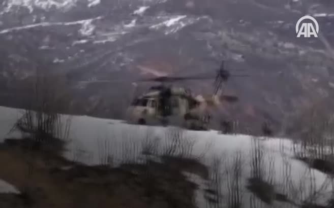 Mehmetçiğin zor koşullarda terörle mücadelesi sürüyor