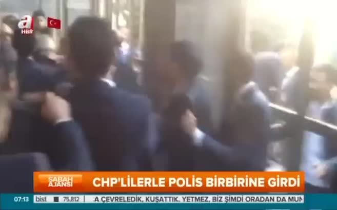 Meclis'te CHP'lilerle polis birbirine girdi