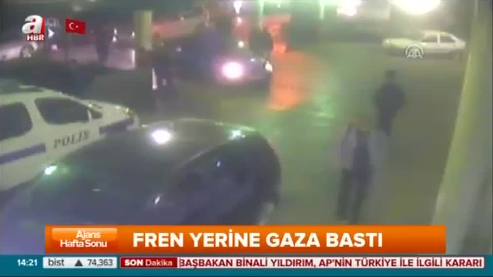 Acil servise aracıyla girdi