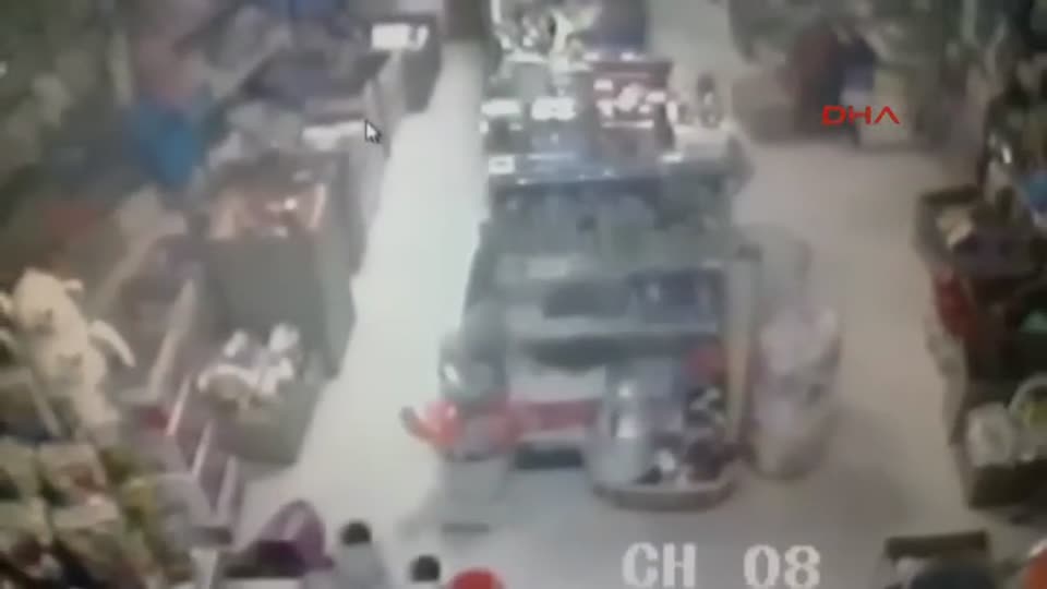 Cesedi parçalayıp kovaya koymuşlar