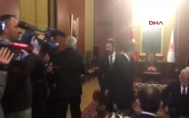 Anayasa değişikliği teklifi Meclis Başkanına sunuldu